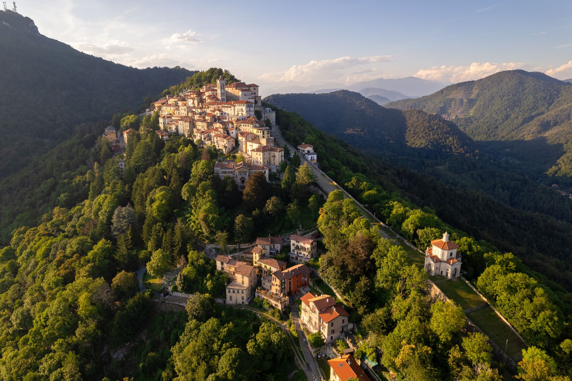 Il Sacro Monte di Varese si raggiunge con un trekking da Gavirate © Alfio Finocchiaro