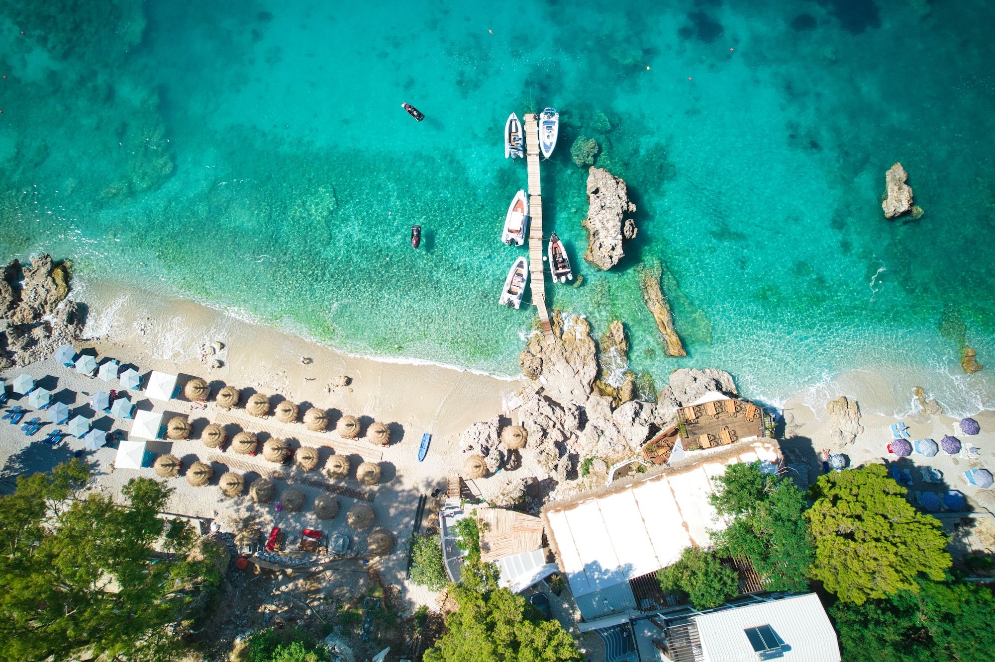 La spiaggia di Dhermi ©Bardhok Ndoji /Shutterstock