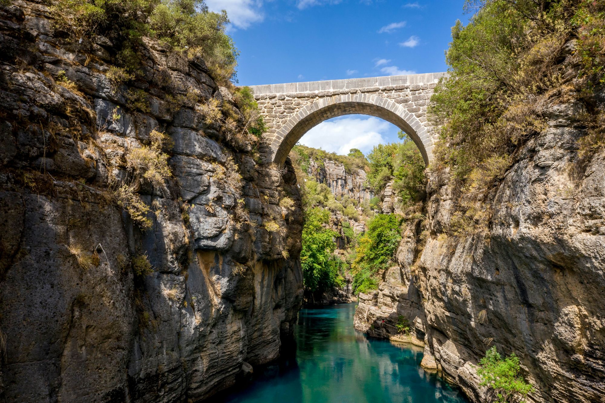 Un ponte romano nel Parco Nazionale del Canyon di Köprülü. © Alexey Oblov/Shutterstock