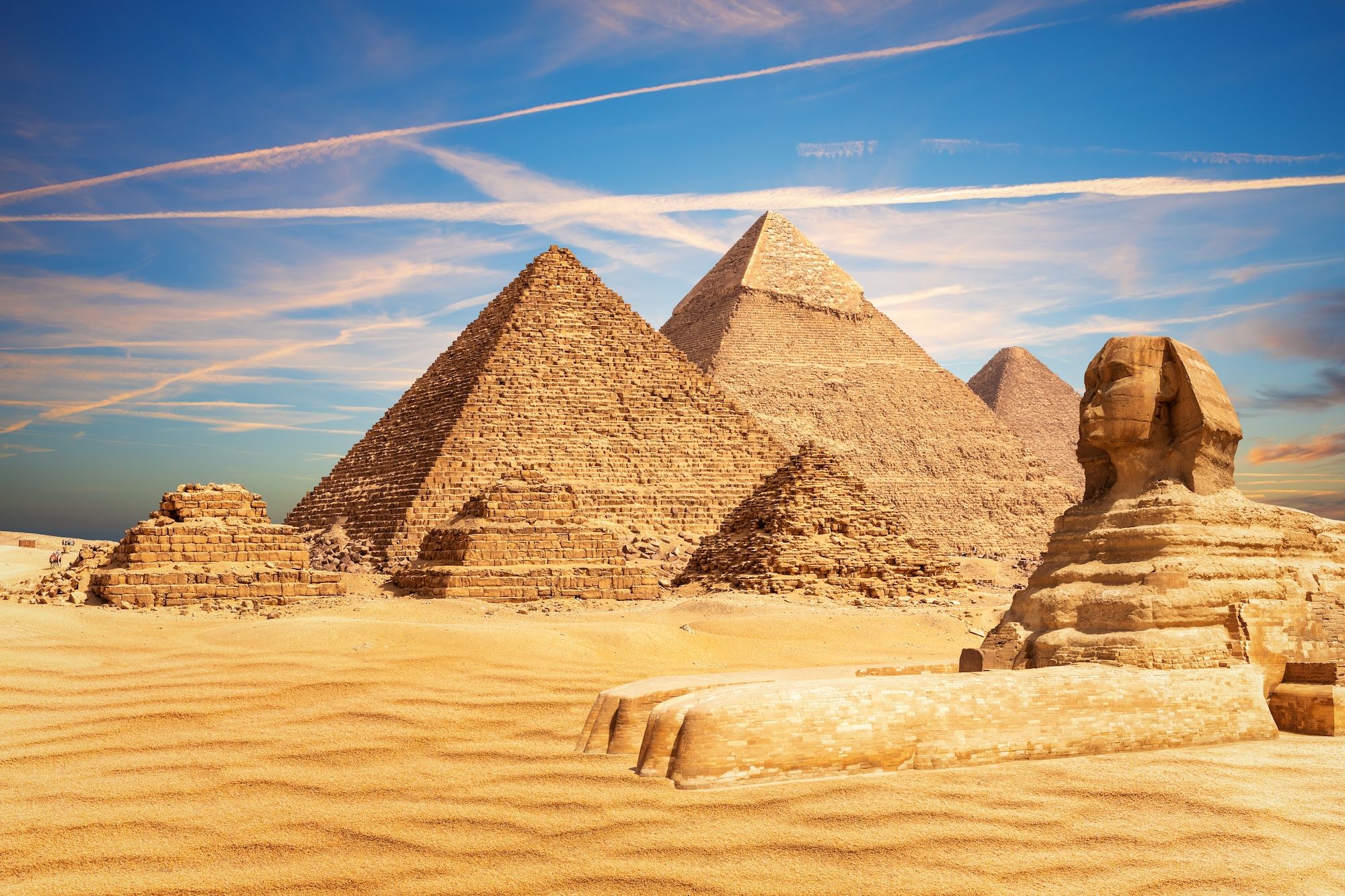 La Sfinge e le piramidi di Giza © AlexAnton /Shutterstock