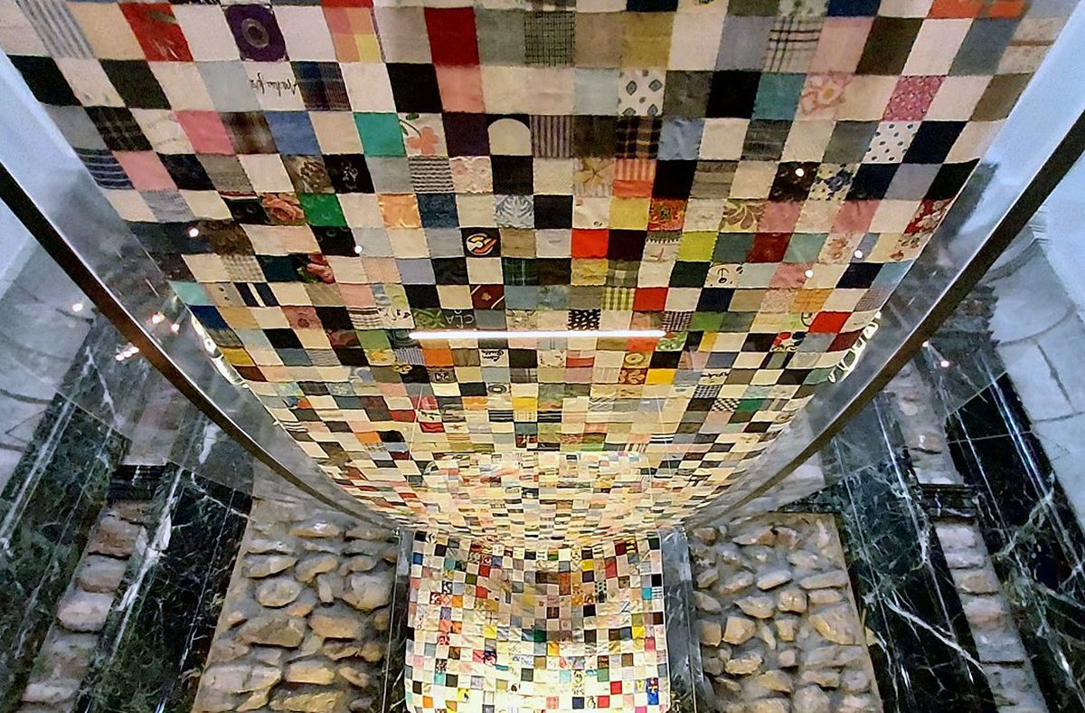 Lo splendido manto della Madonna di Oropa. Credits Lonely Planet Italia