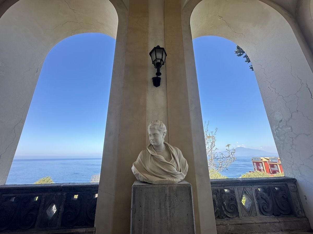 Il sorprendente Museo Correale, affacciato sul Golfo; ©️Angelo Pittro