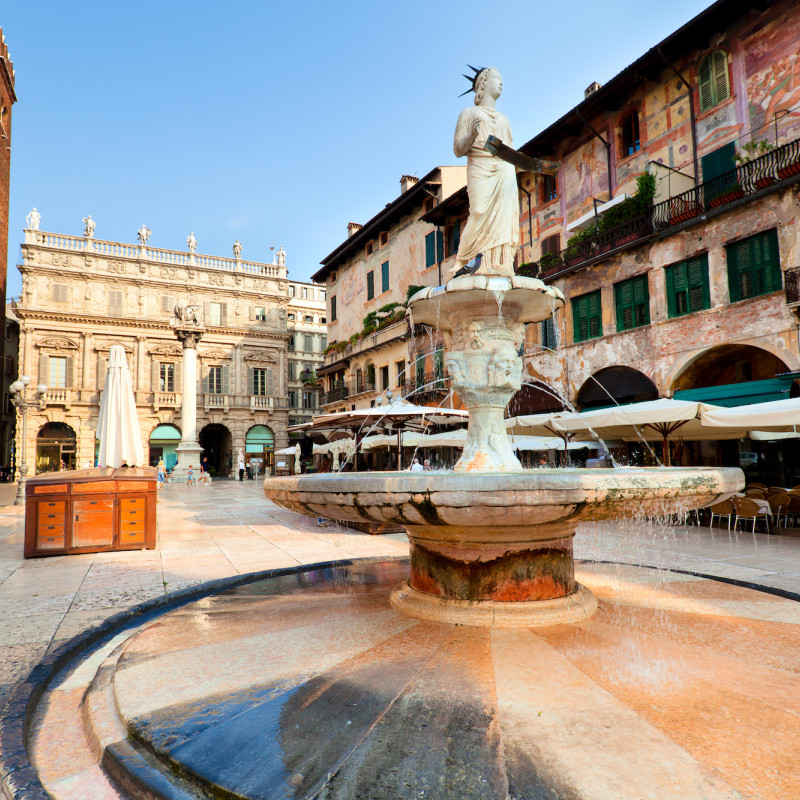 piazza delle erbe, Verona
