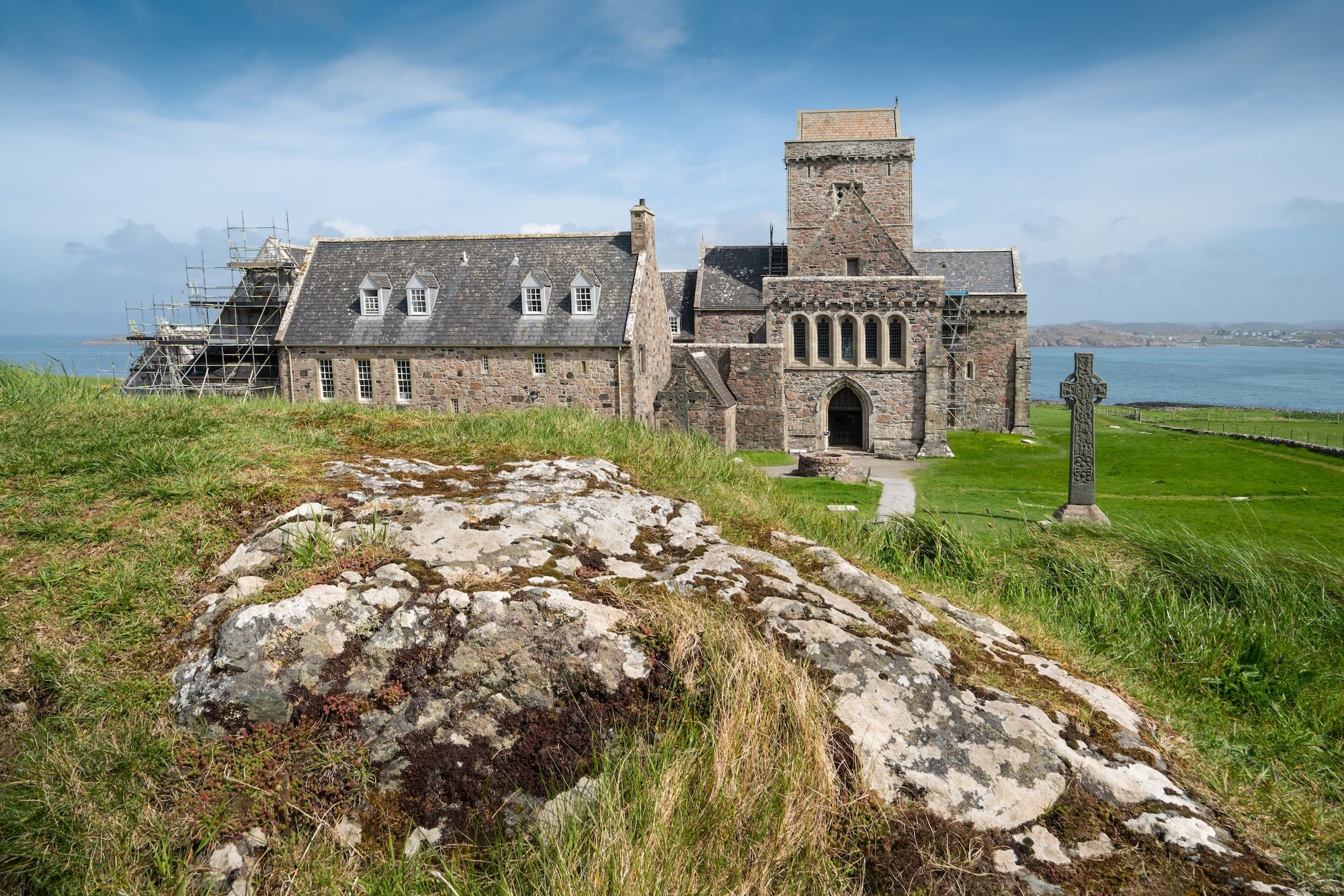 L’Abbazia di Iona vista da Tòrr Aba © Colin Beresford Godfrey / Shutterstock