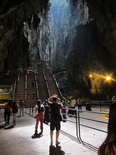 All'interno di Batu Caves