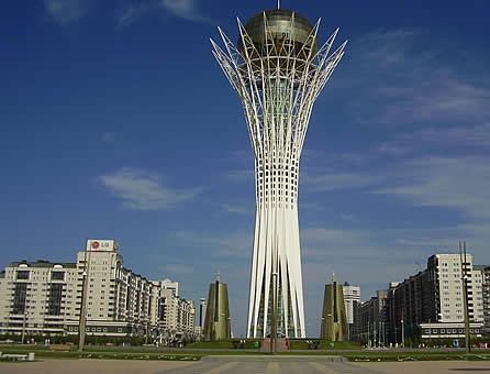 Astana, edilizia a briglia sciolta © Fotografia di Frederic Santelli