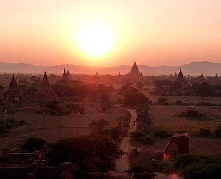 Bagan, tramonto sui templi © Fotografia di Riccardo Calzavara