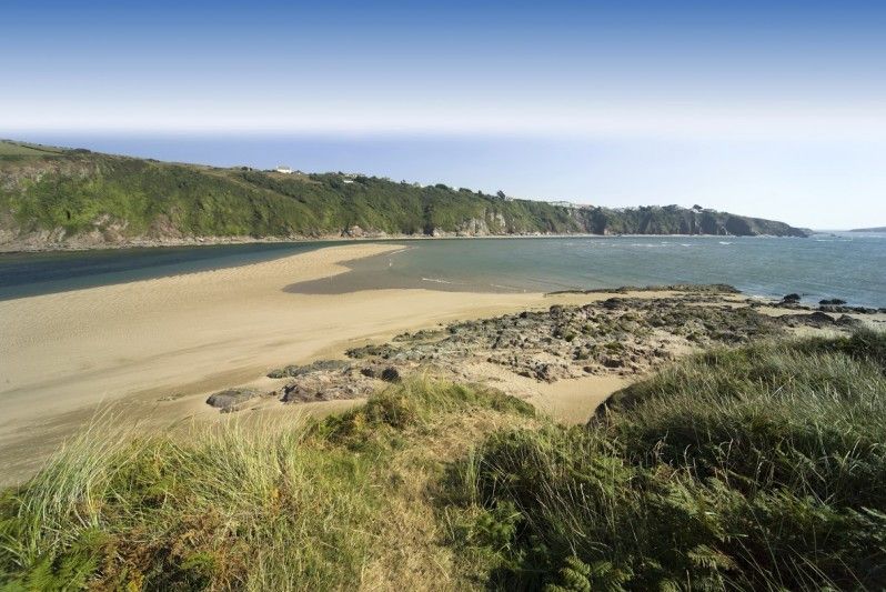 Bantham, spiaggia di Devon offe onde, strisce di sabbia, dune, piscine naturali e altro ancora. Foto di Ann Taylor-Hughes/ iStock/Getty Images