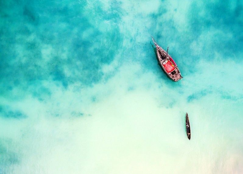 Barche nelle turchesi acque di Zanzibar.
©In Green/Shutterstock