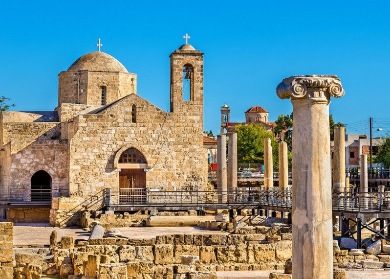 Basilica Panagia Chrysopolitissa a Pafos, Cipro.
©Leonid Andronov/Shutterstock
