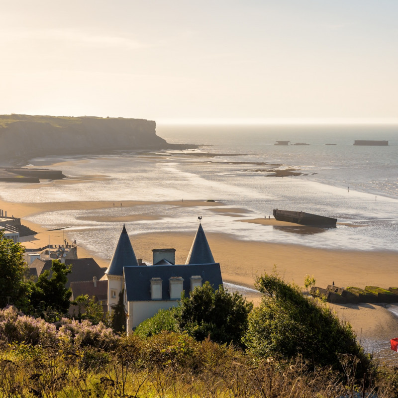 Mulberry harbours, ad Arromanches-lesBains;© olrat /Shutterstock