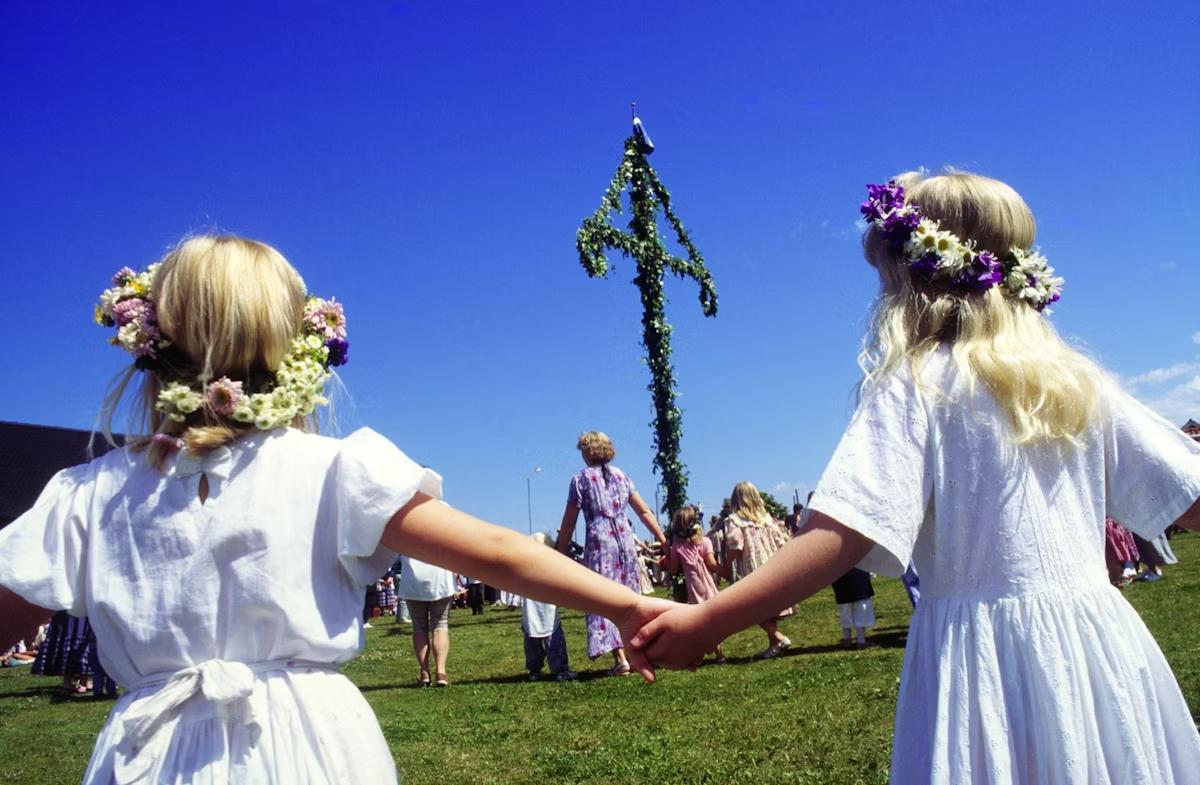 La festa di mezza estate in Svezia. Kent Klich/Getty Images