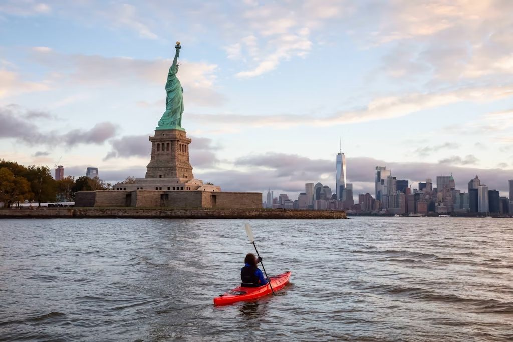 Da qualunque posto la vediate, Lady Liberty vi rimarrà impressa nella memoria. © Edgar Bullon / Alamy Stock Photo