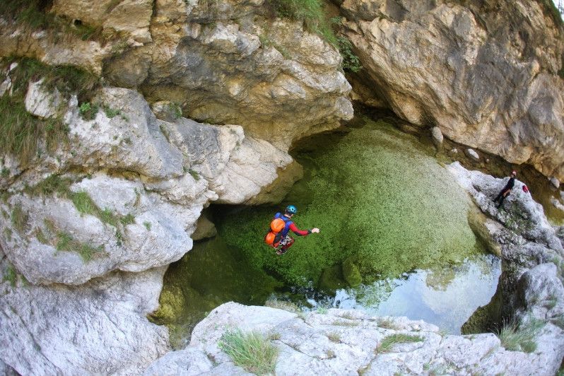 Canyoning (foto Pentaphoto)