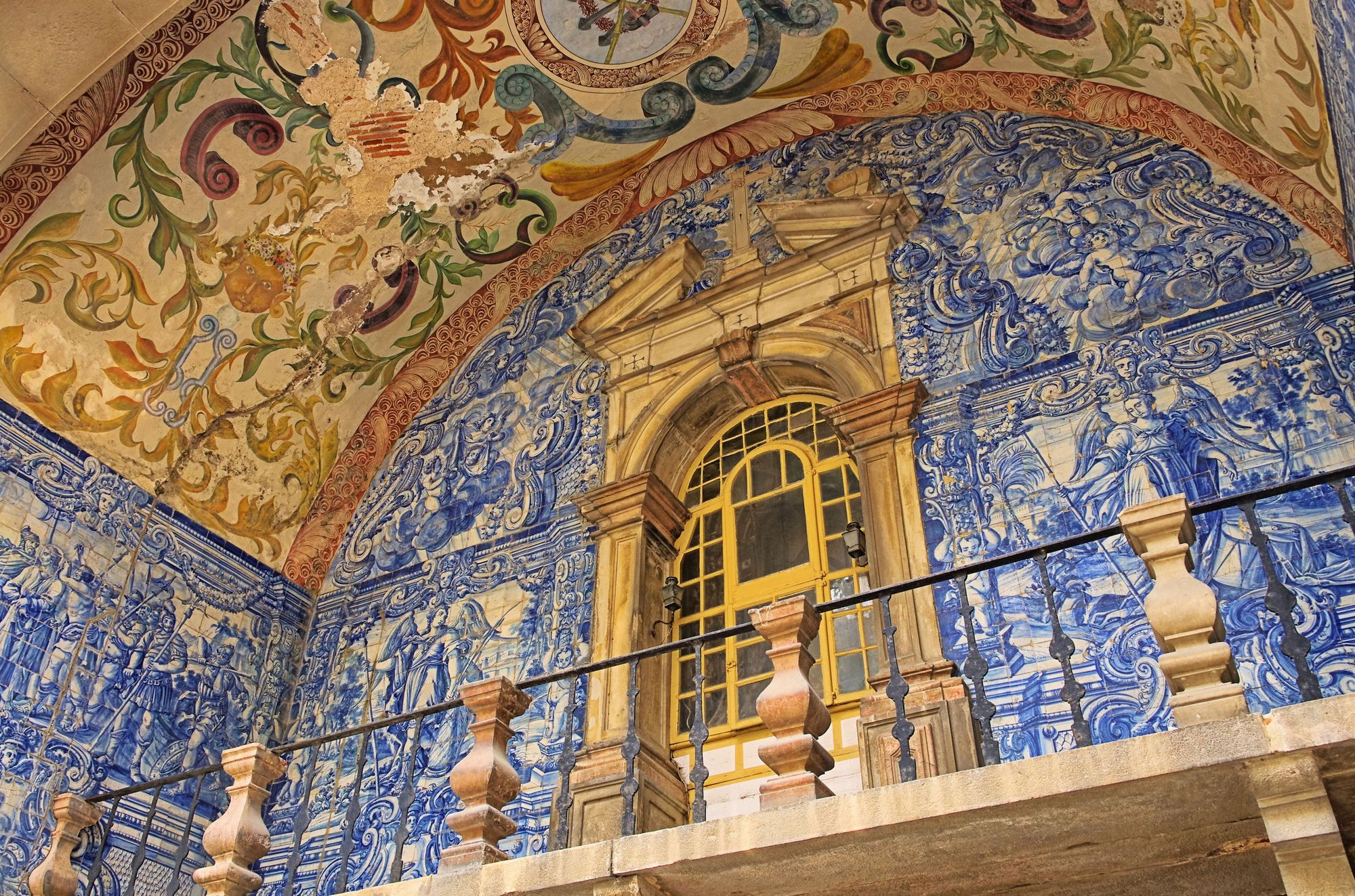 Óbidos testimonia l’amore per gli azulejos in Portogallo ©LianeM/Shutterstock