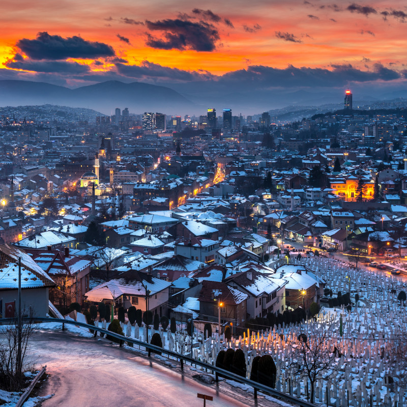 Sarajevo in un tramonto d’inverno ©amyrxa/Shutterstock