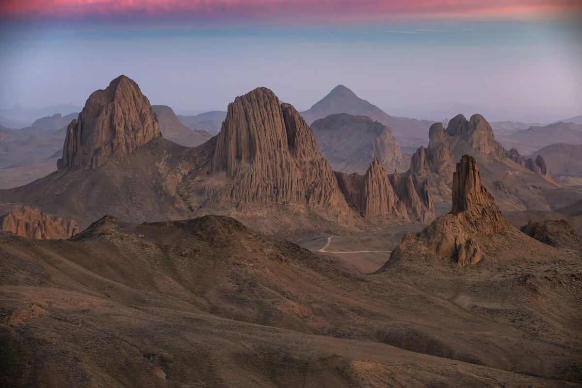 Altopiano di Assekrem nelle montagne dell’Hoggar, Parco Nazionale dell’Ahaggar. Johnny Haglund/Getty Images