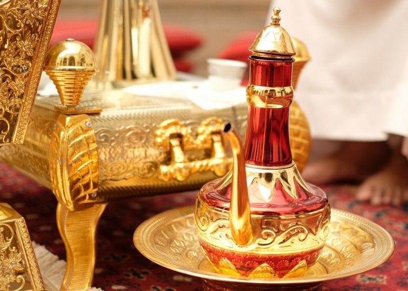 Datteri e caffè al cardamomo: una coccola a cui ci si abitua in fretta, Dubai. ©Angelo Pittro/Lonely Planet Italia