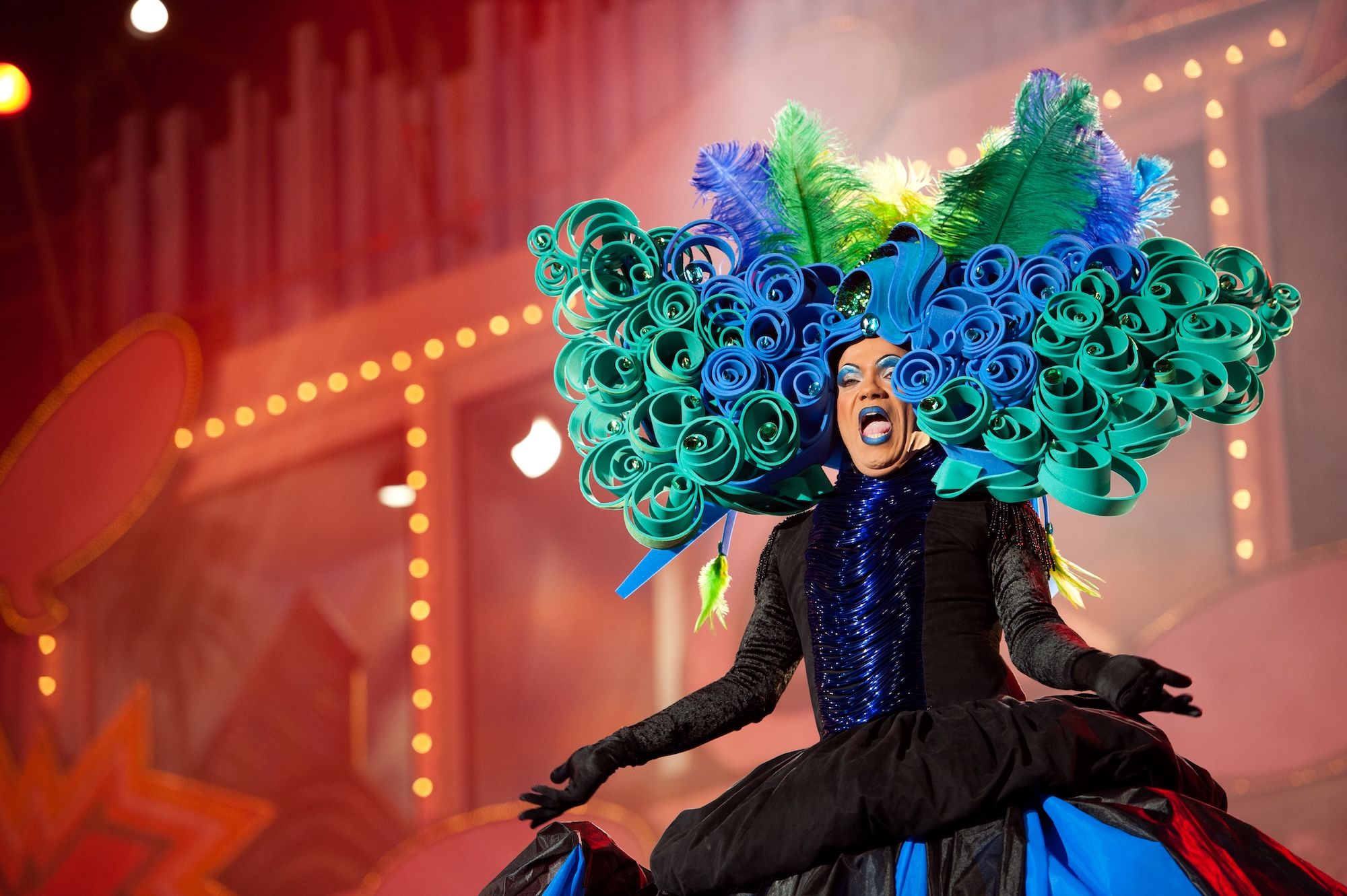 Un drag show è una forma d’arte che sfida la società © criben / Shutterstock