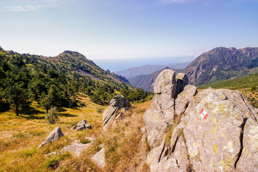 Sull'Alta Via dei Monti Liguri. Credits Eyesonmilan / Shutterstock