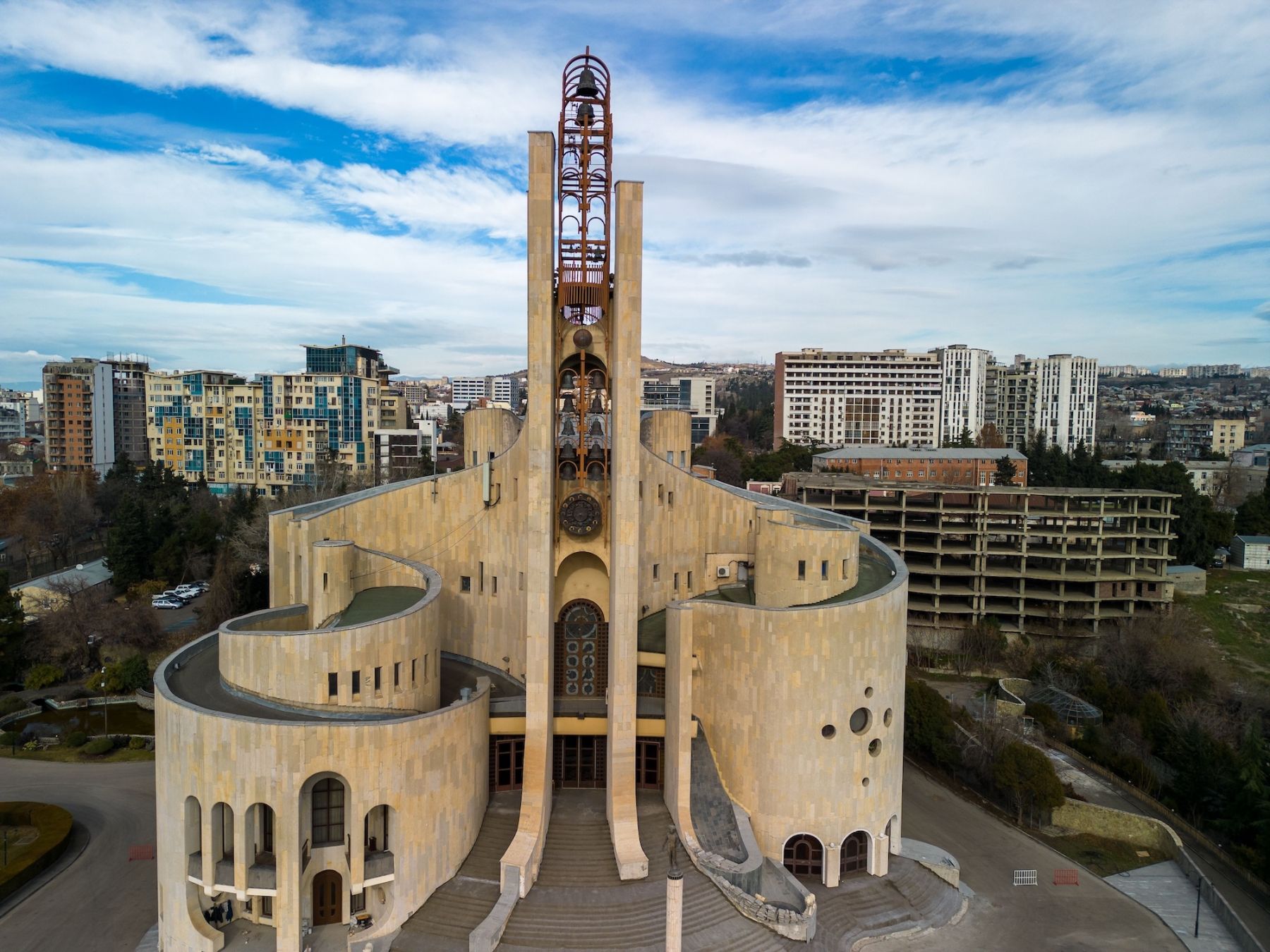 Il Palazzo dei Rituali (o Palazzo delle Nozze) di Viktor Djorbenadze @Wirestock Creators /Shutterstock
