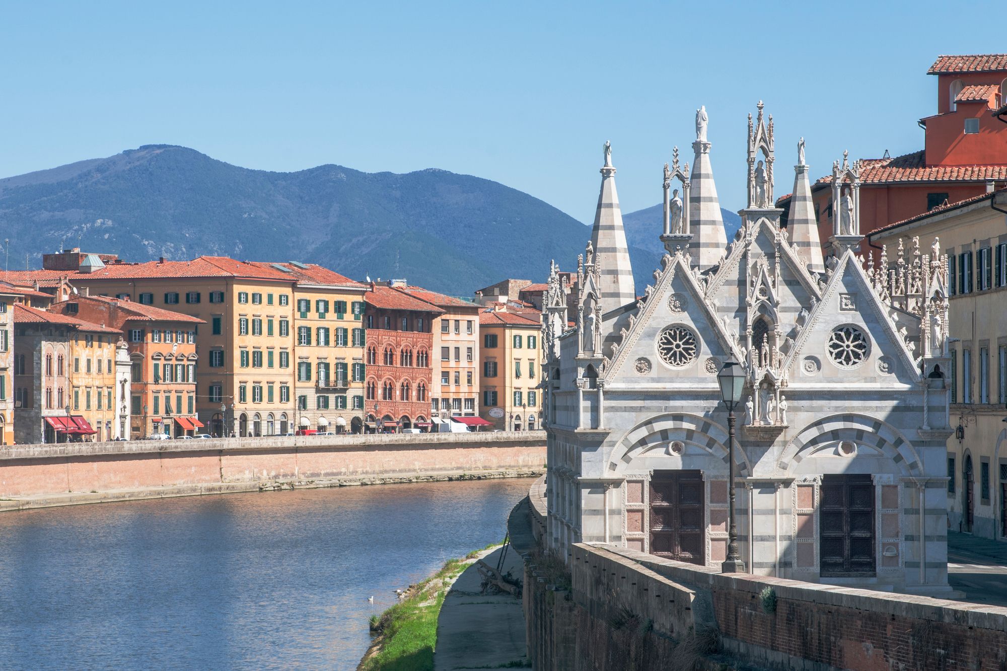 La chiesa di Santa Maria della Spina, Pisa ©Cristian Storto / Shutterstock
