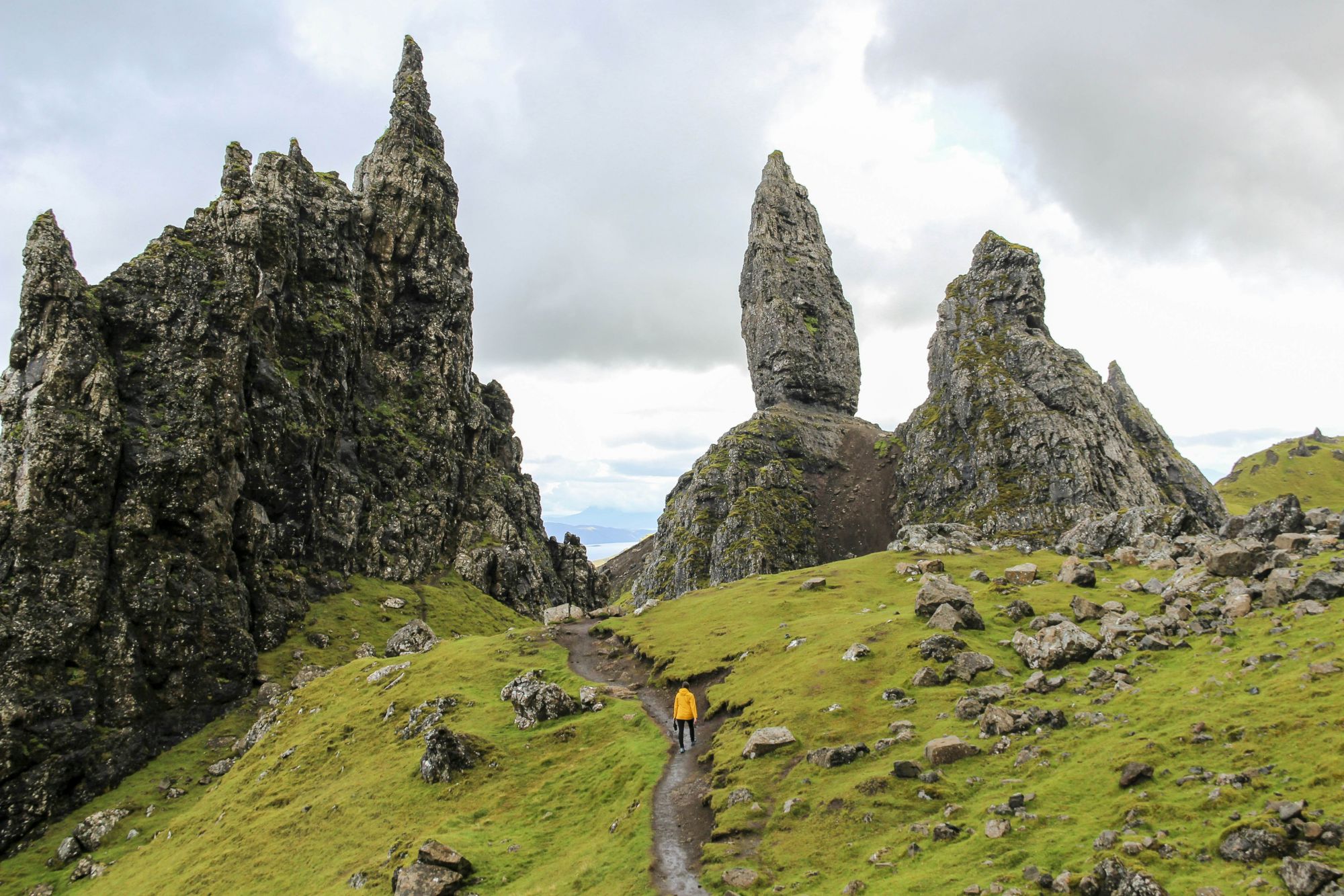 L’inconfondibile e maestoso Old Man of Storr, formazione rocciosa sull’isola di Skye. © Thomas Janisch / Getty Images