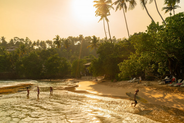 Surf a Mirissa © Peter Adams Photography /Shutterstock