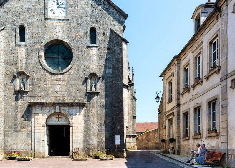 Flavigny è la città dei dolci per eccellenza: qui hanno infatti girato il film Chocolat. Francia. © Frank Gaertner / Shutterstock