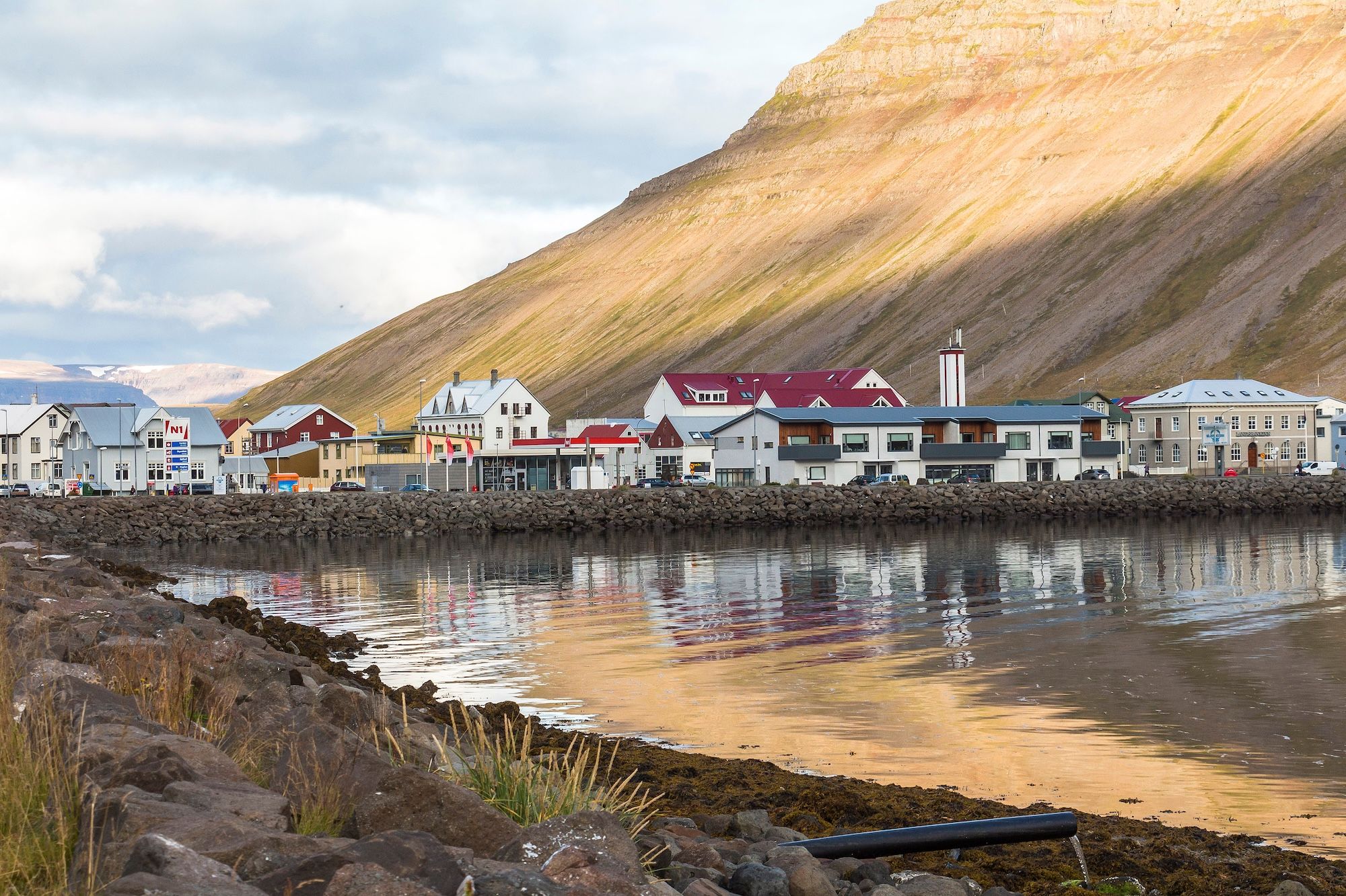 Ísafjörður (‘fiordo di ghiaccio’), il capoluogo dei Vestfirðir © Robin Runck / Shutterstock