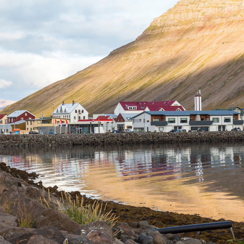 Ísafjörður (‘fiordo di ghiaccio’), il capoluogo dei Vestfirðir © Robin Runck / Shutterstock