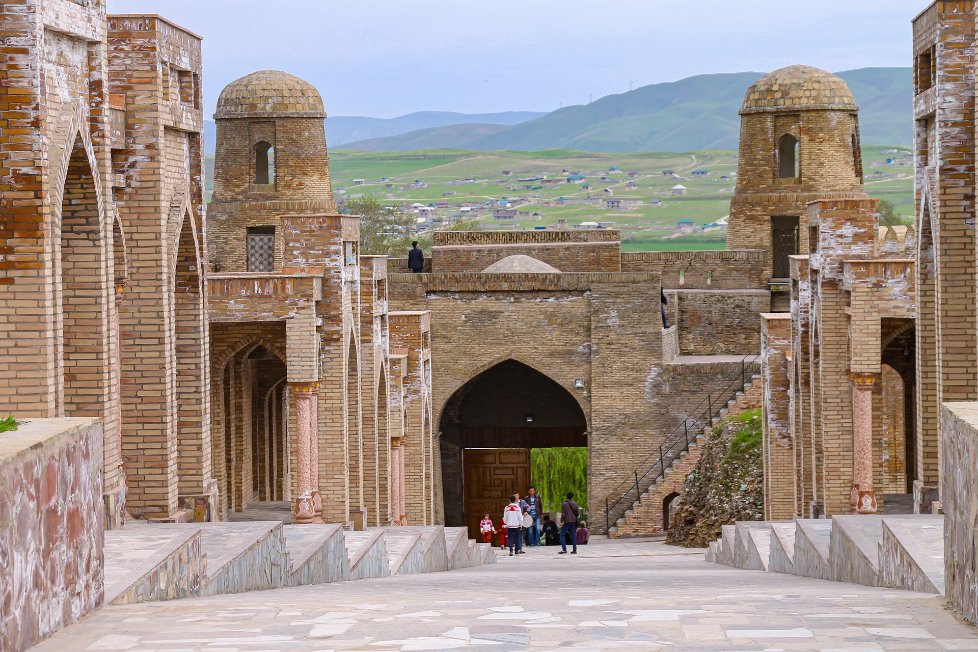 La Fortezza di Hisor è uno dei siti storici meglio conservati del Tagikistan ©Omri Eliyahu / Shutterstock