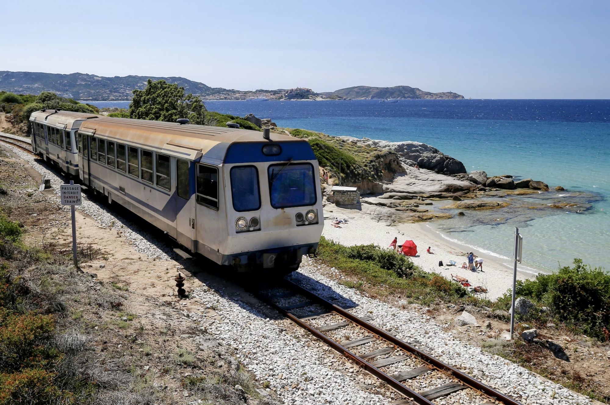 Fai il pieno delle spiagge di Calvi durante il viaggio panoramico © Pascal Pochard-Casabianca/Getty Images