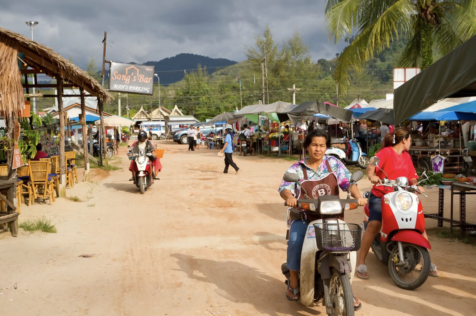 Un mercato a Khao Lak © Shutterstock / Patryk Kosmider