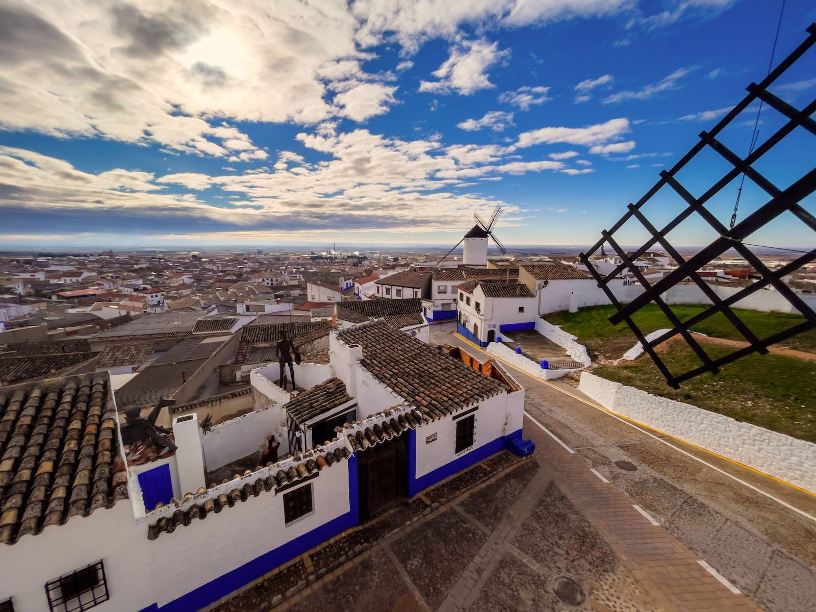 Castiglia-La Mancia, Campo de Criptana (Ciudad Real) © Ente Spagnolo del Turismo - Turespaña