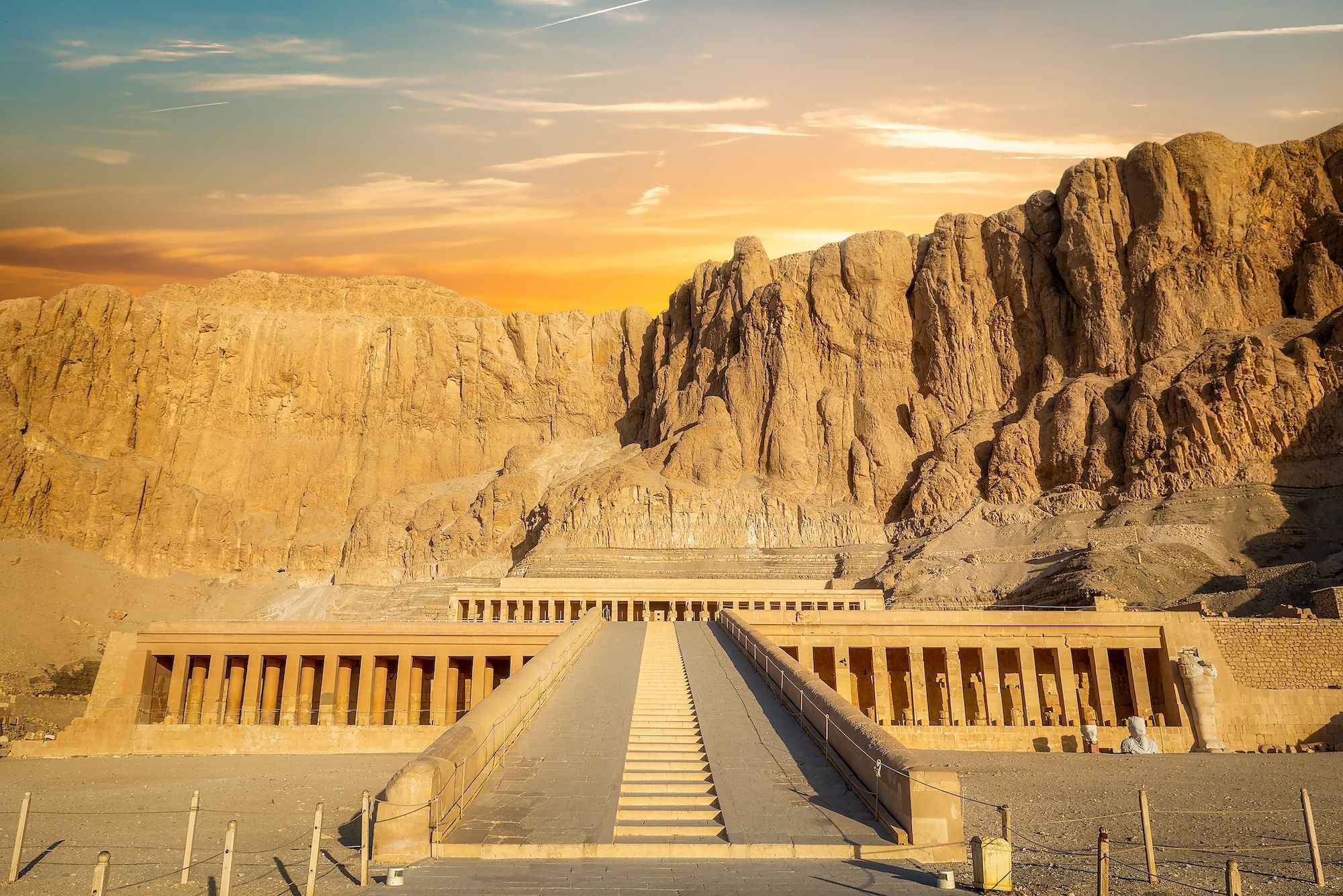 Il tempio di Hatshepsut a Luxor ©givaga/Shutterstock