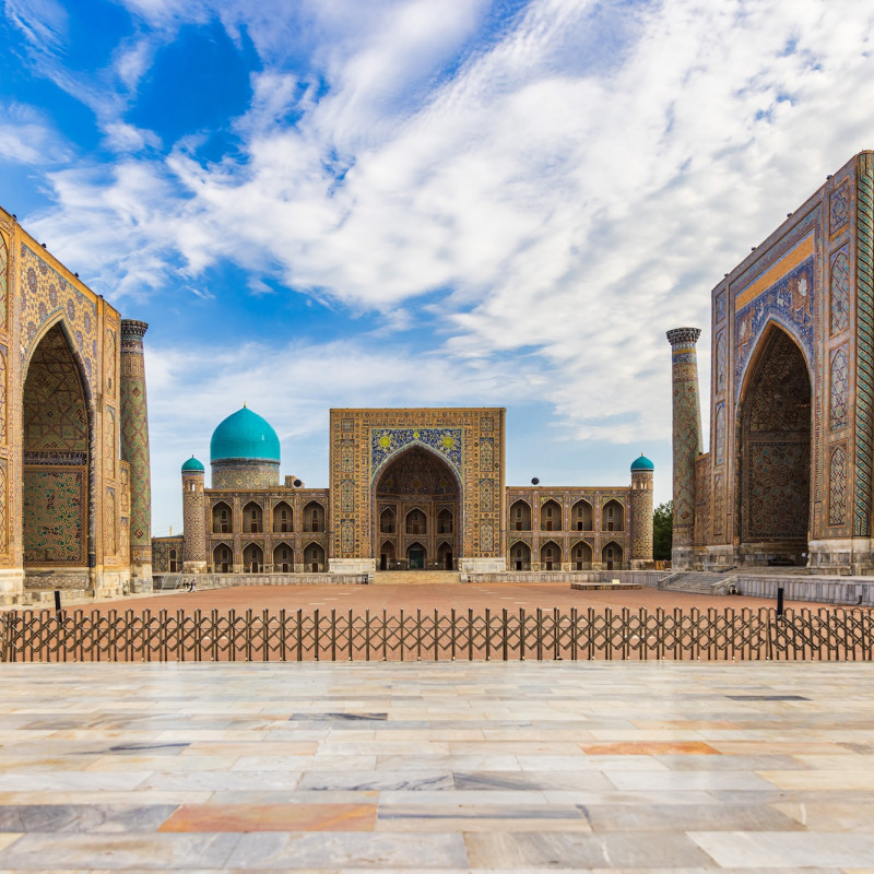 Piazza Registan, in centro storico di Bukhara ©Framalicious/Shutterstock