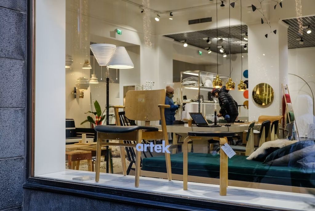L’esposizione di Artek, uno dei grandi marchi di design della capitale.© Tim Bird/Lonely Planet
