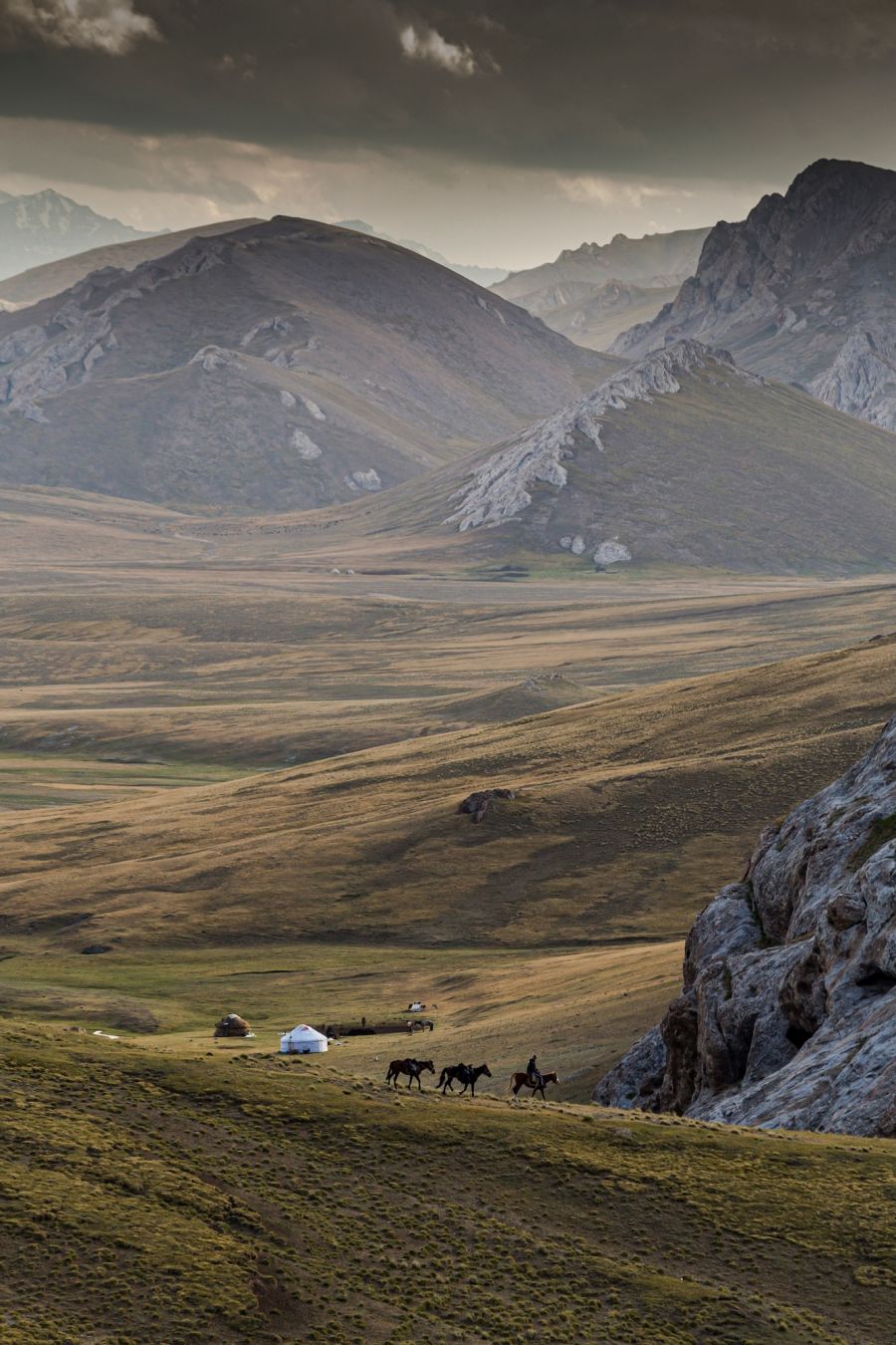 A cavallo in Kirghizistan ©POUSSINFRANCAIS /Shutterstock