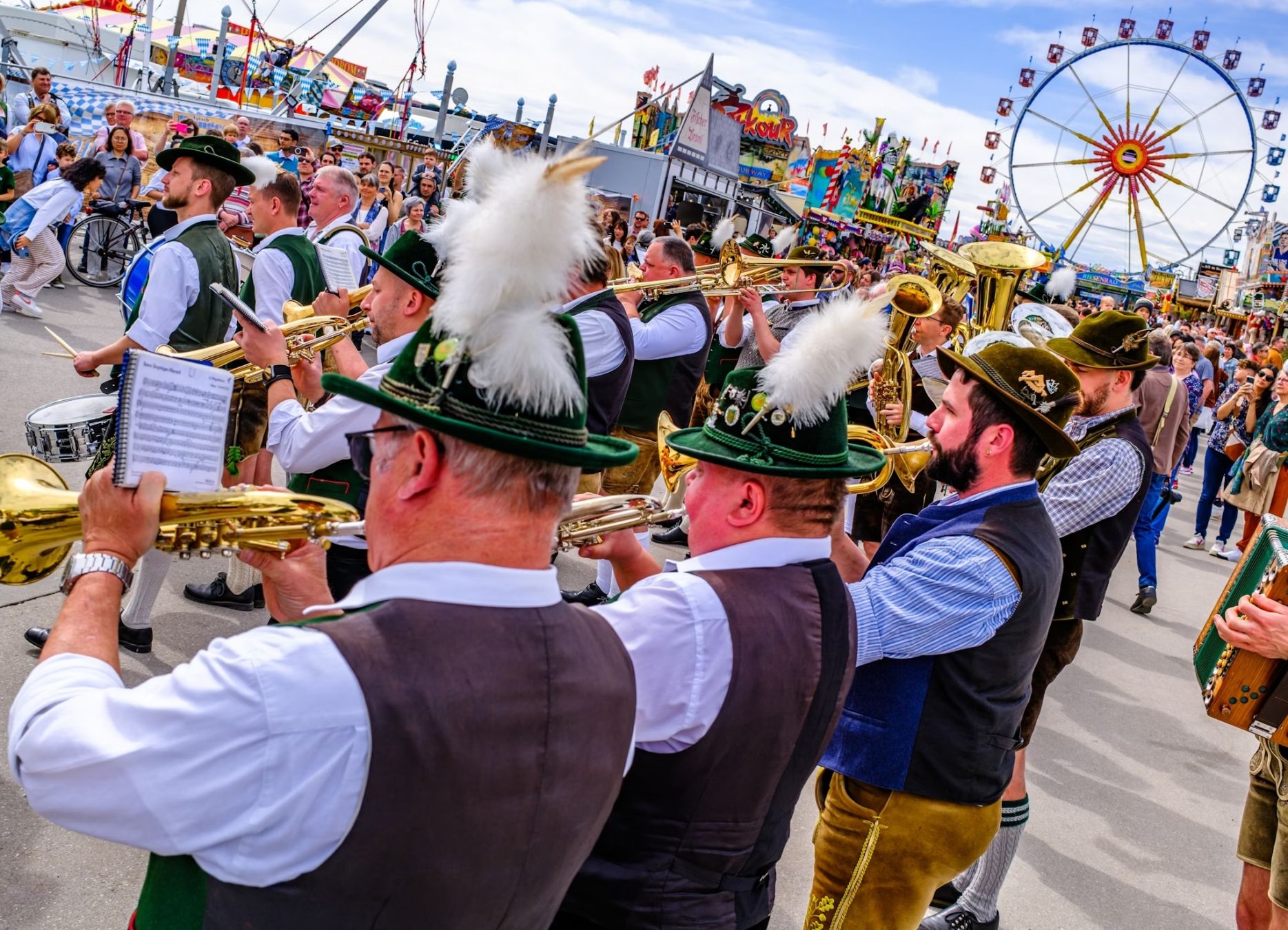 Godetevi le birre e i bagordi nei giorni più caldi alla Frühlingsfest di Munch. Shutterstock