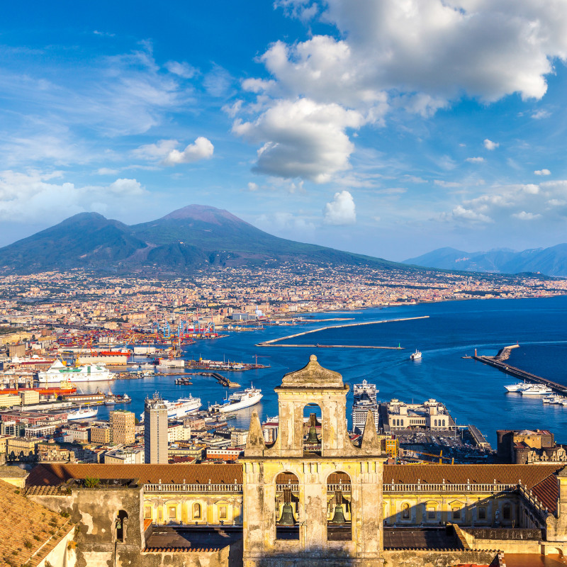 Napoli, un colpo d'occhio grandioso. Credits Sergii Figurnyi / Shutterstock
