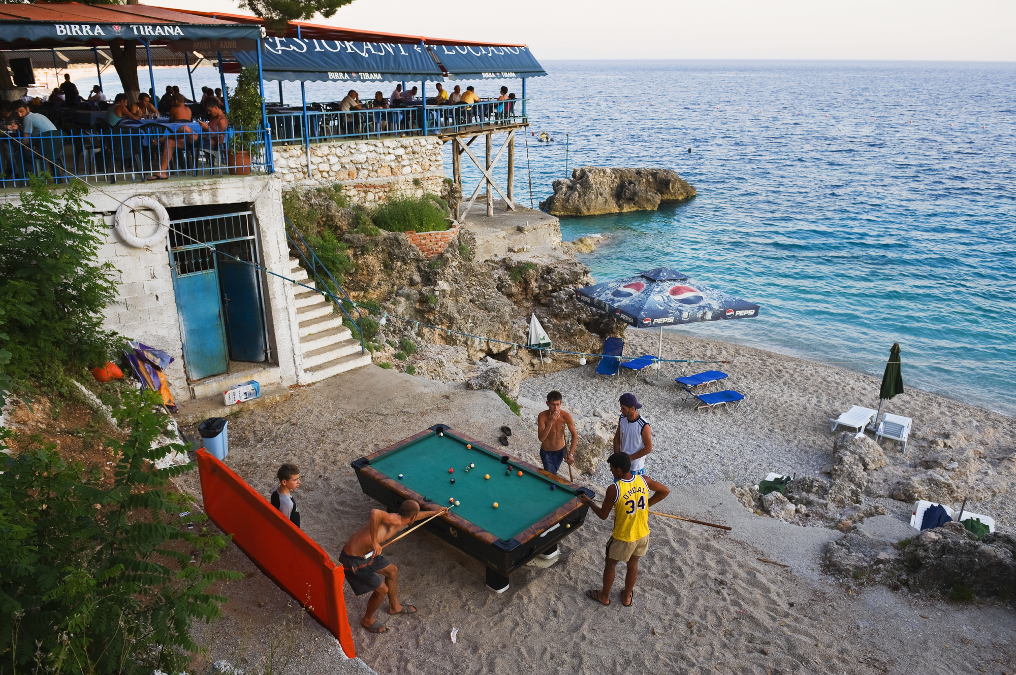 Se desiderate una vacanza all’insegna della vita da spiaggia, Dhërmi è il posto che fa per voi © Franz Aberham/Getty Images