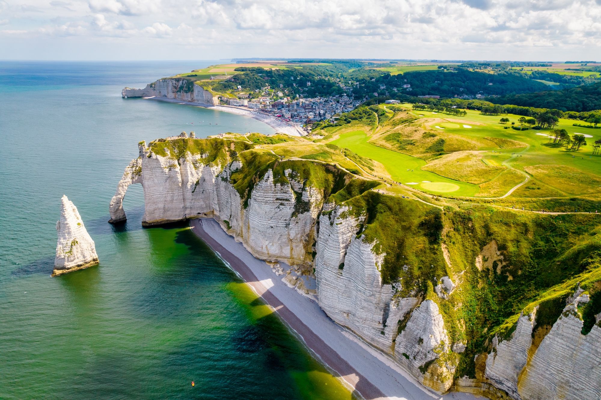Monet che realizzò oltre 80 quadri ispirandosi ai panorami di Étretat
© Stephane Bidouze/Shutterstock