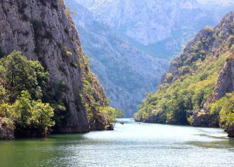 Il canyon di Matka, Macedonia, attraversatile in canoa o da esplorare arrampicandosi lungo le sue pareti, Macedonia. © Giulia Grimaldi/ Lonely Planet