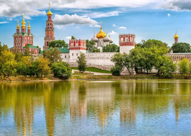 Il Convento ortodosso di Novodevichy, Mosca, Russia.
©Boris Stroujko/Shutterstock