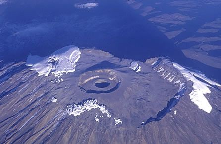 Il Kilimangiaro, con poca neve © Fotografia di Fabrizio Dacomi