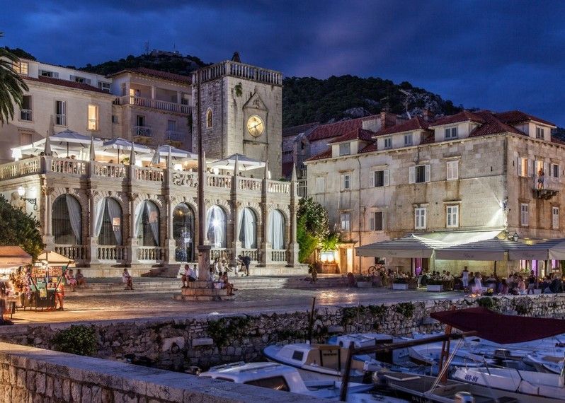 Il lungomare di Hvar, Croazia.
©David Bank/Getty Images