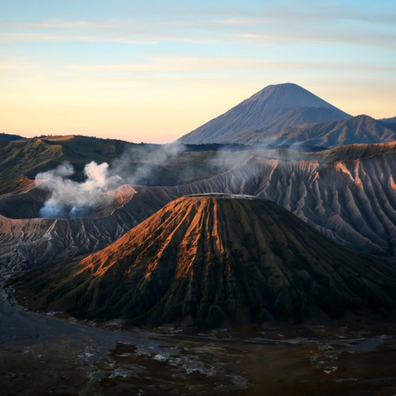 Il Monte Bromo all'alba, Giava.
©Copyright Nicholas Olesen/Getty Images