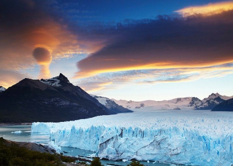 Il Perito Moreno al tramonto, Patagonia, Argentina.
©Matt Munro/Lonely Planet