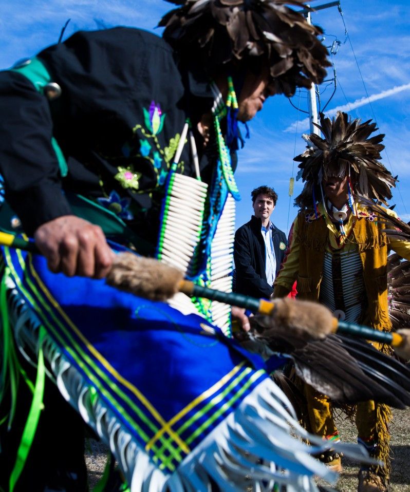 Il primo ministro Trudeau in visita alla riserva indigena di Shoal Lake 40 (Manitoba) © Adam Scotti/PMO